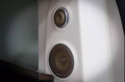 移動(dòng)總裁辦公室——鉑馳維努斯4座商務(wù)房車(chē)，奔馳V260的極致定制與尊享